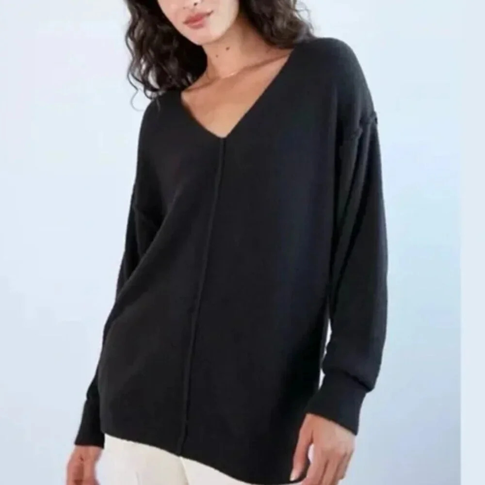 Aritzia Wilfred Free Hush Knit V-Neck Chenille Sweater Black Size Medium